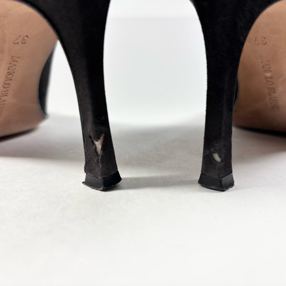 Manolo Blahnik‎ Black Heels with Floral Accent - Picture 9 of 10